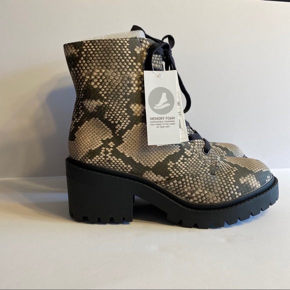 NWT Snakeskin Combat Boots Lace Zipper Chunky Heel - Picture 8 of 9